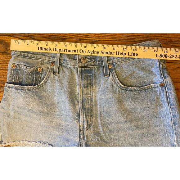 Levi’s 501 Button Fly Cut Off Denim Distressed Jean Shorts Women’s 31 - Picture 3 of 7